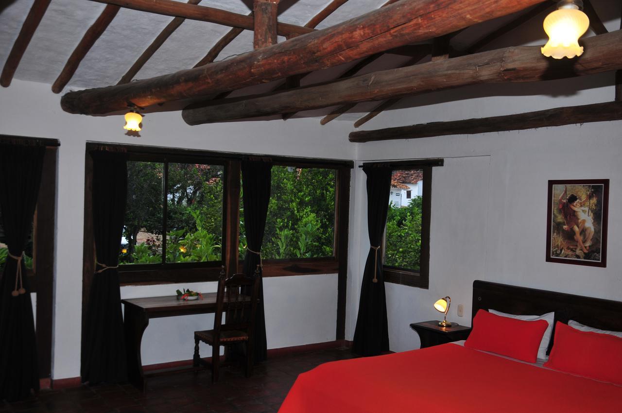 Hotel Mision Santa Barbara Rnt 4799 บาริชารา ภายนอก รูปภาพ