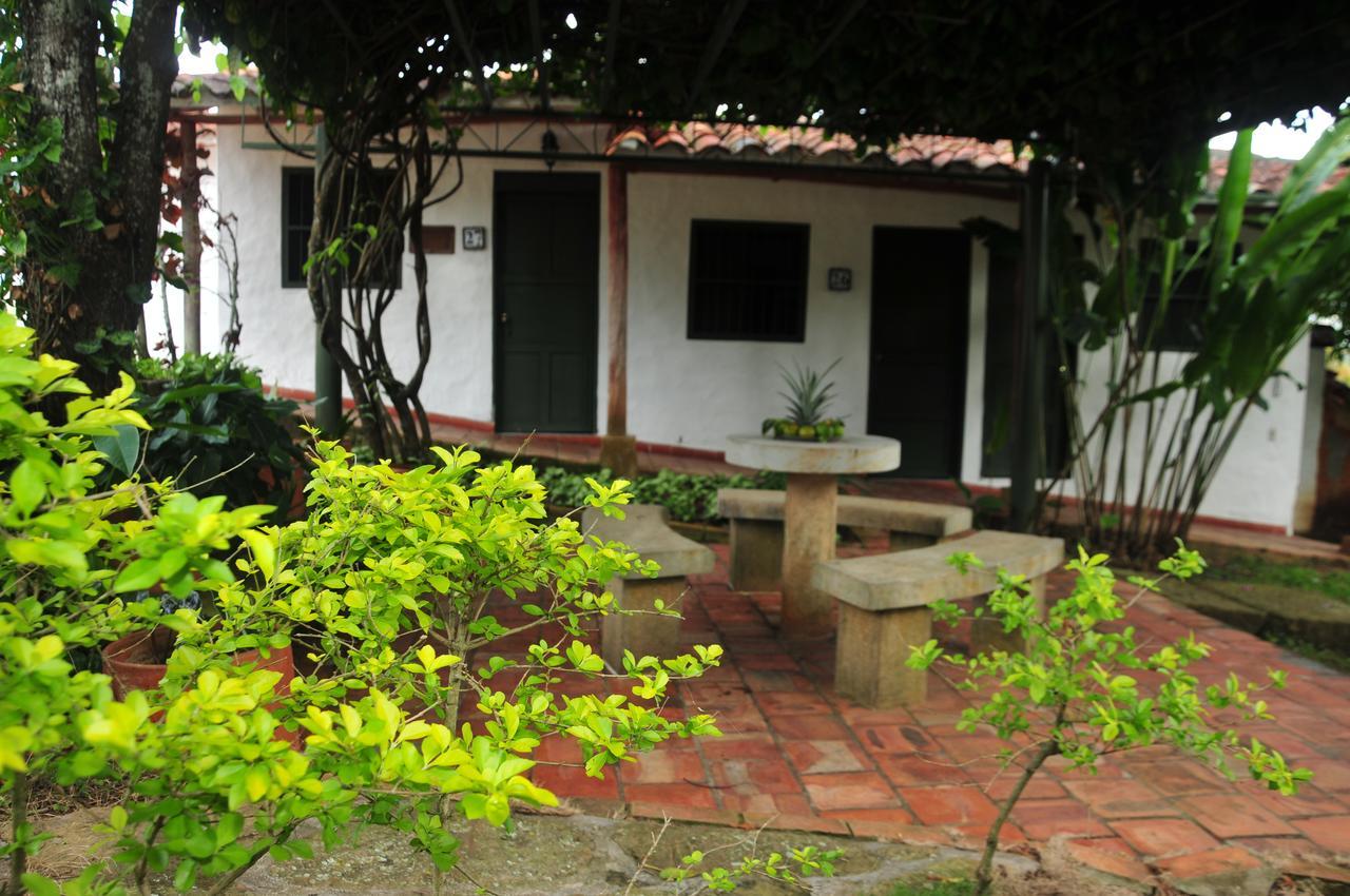 Hotel Mision Santa Barbara Rnt 4799 บาริชารา ภายนอก รูปภาพ