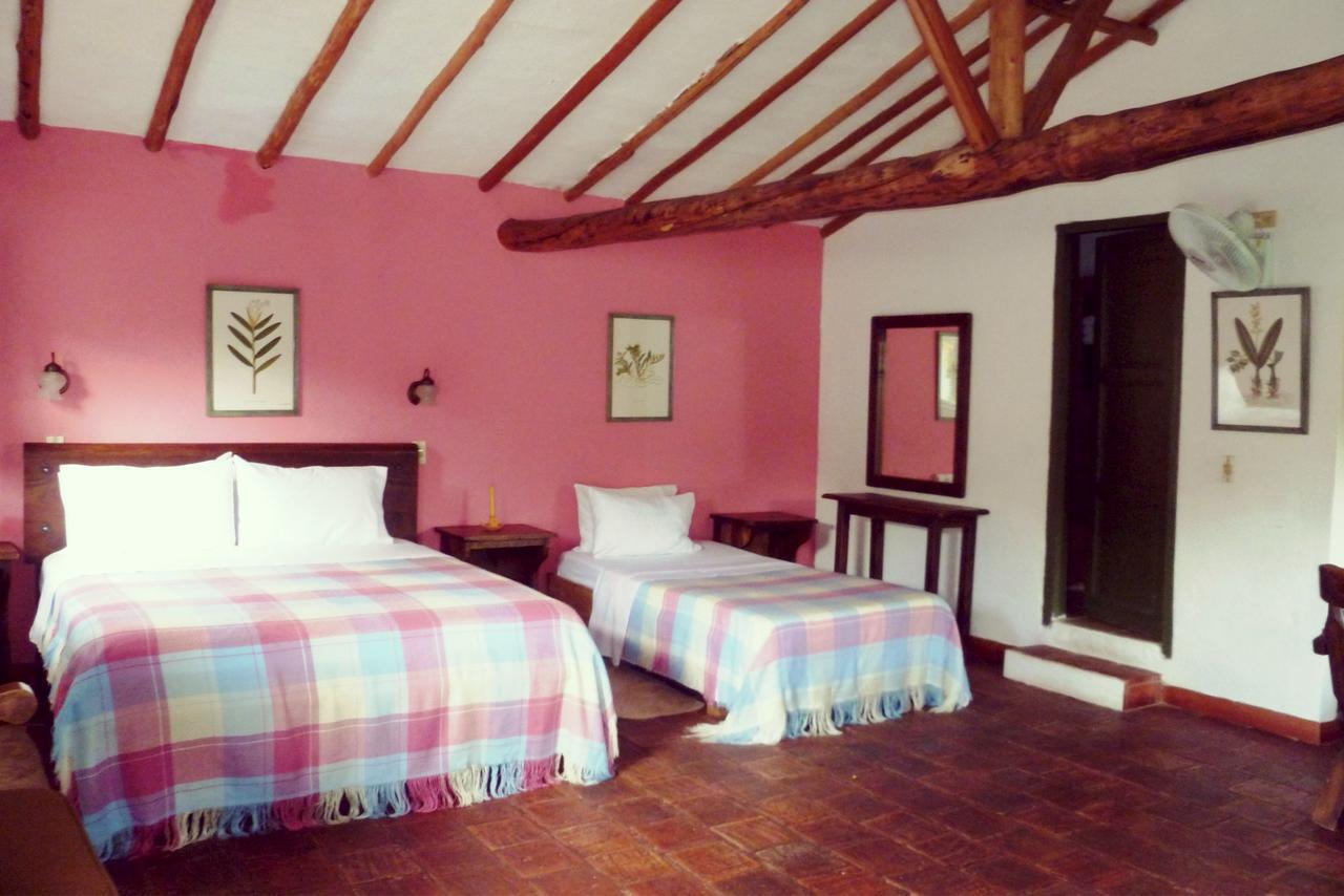Hotel Mision Santa Barbara Rnt 4799 บาริชารา ภายนอก รูปภาพ