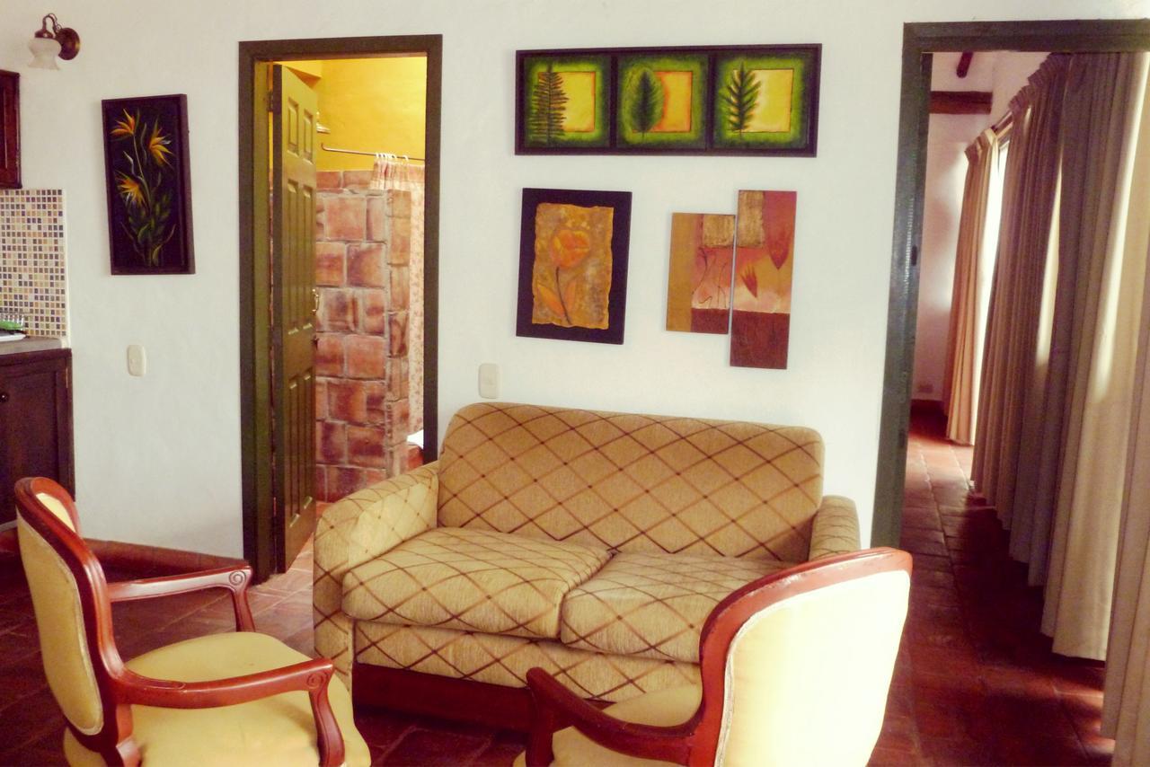 Hotel Mision Santa Barbara Rnt 4799 บาริชารา ภายนอก รูปภาพ