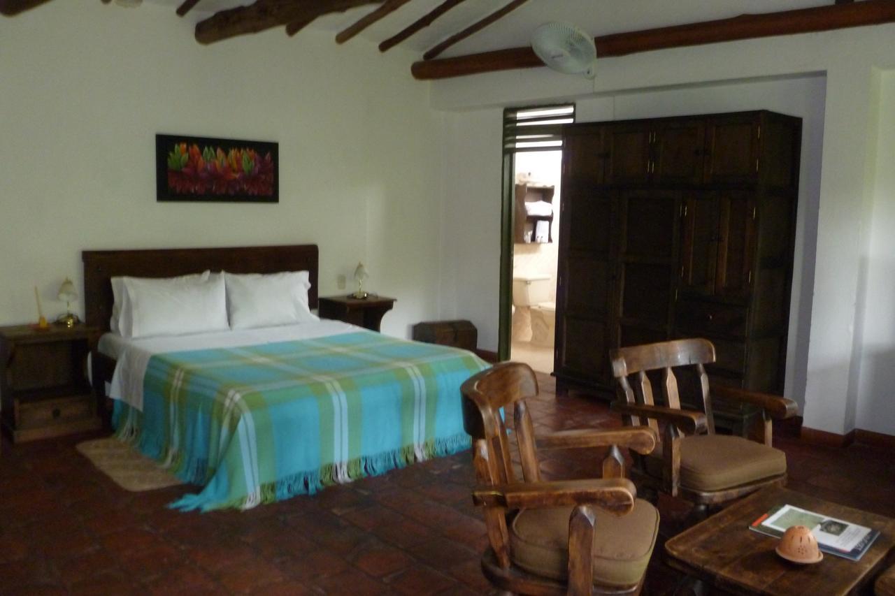 Hotel Mision Santa Barbara Rnt 4799 บาริชารา ภายนอก รูปภาพ